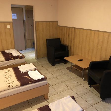 Batavya Penzion Topoľčany Zewnętrze zdjęcie