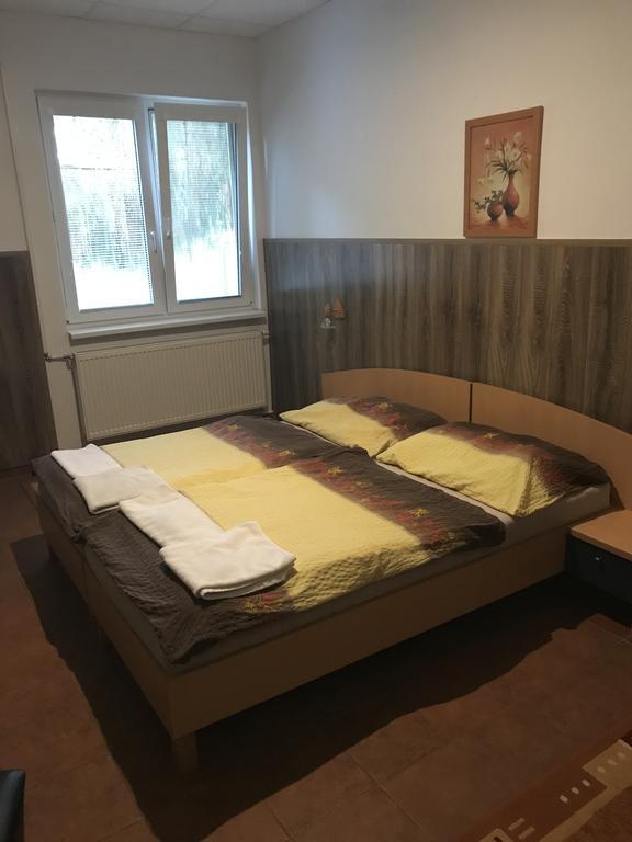 Batavya Penzion Topoľčany Zewnętrze zdjęcie