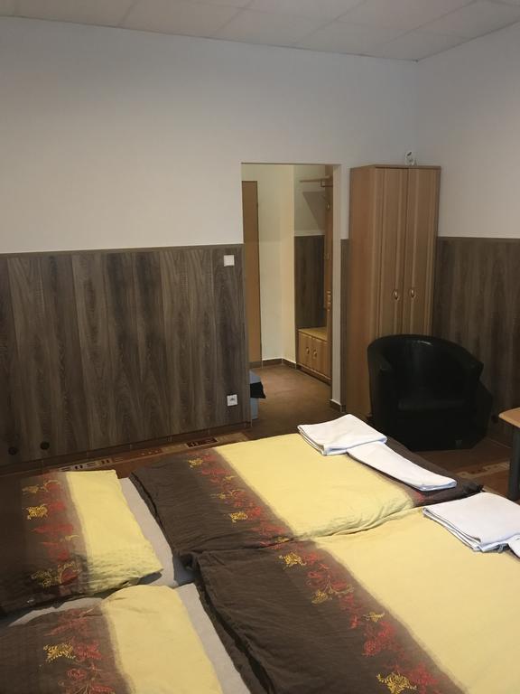 Batavya Penzion Topoľčany Zewnętrze zdjęcie