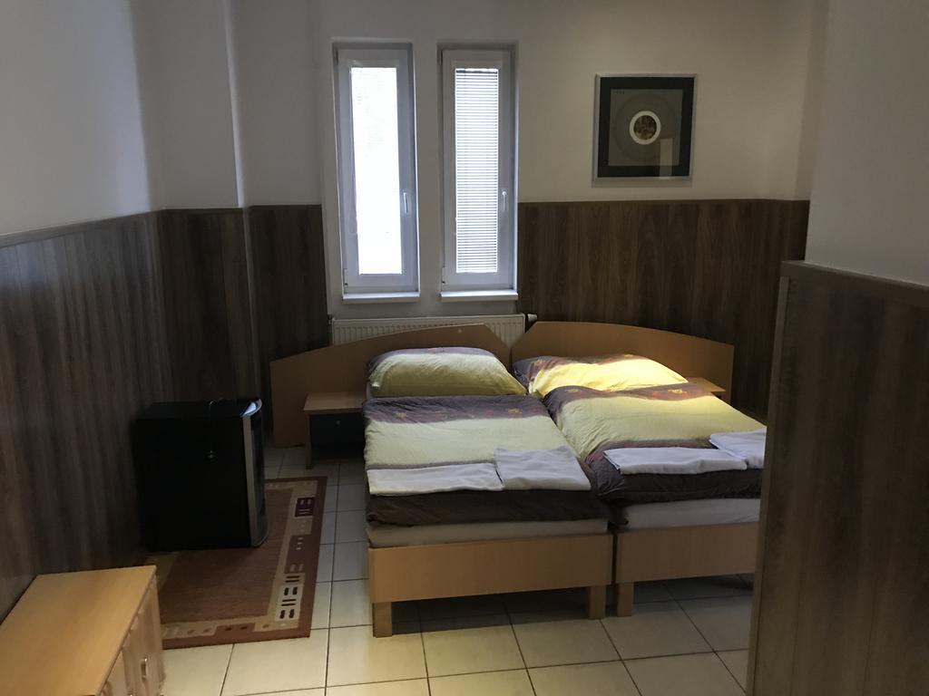 Batavya Penzion Topoľčany Zewnętrze zdjęcie